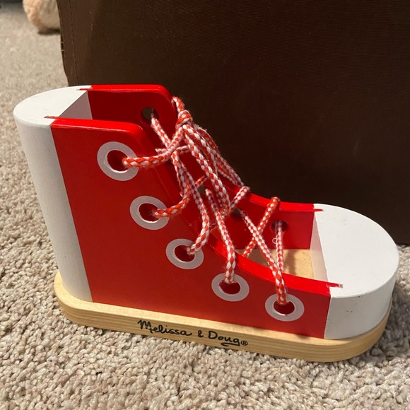 melissa and doug shoe tying